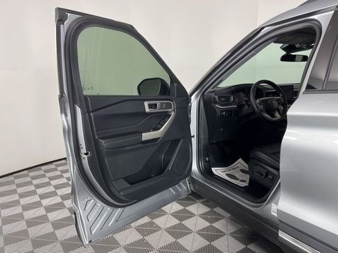 Used 2023 Ford Explorer XLT w/ Equipment Group 202A image 17