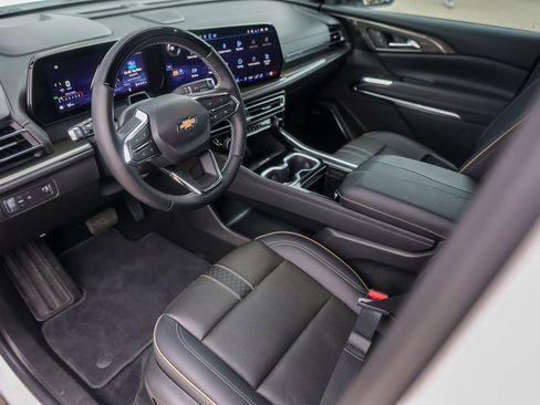 Used 2025 Chevrolet Traverse High Country image 10