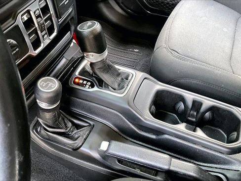 Used 2021 Jeep Wrangler Unlimited Sport image 15