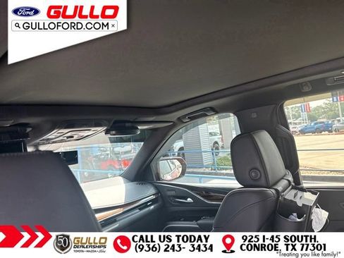 Used 2024 Cadillac Escalade Premium Luxury RWD image 7