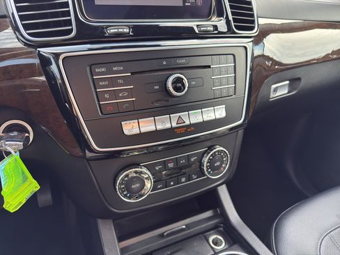 Used 2018 Mercedes-Benz GLS 450 4MATIC w/ Premium Package image 20