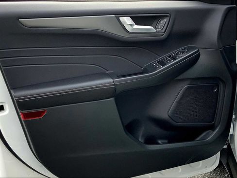 New 2025 Ford Escape SE image 10