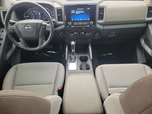 Used 2022 Nissan Frontier SV image 12