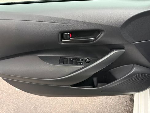 Used 2025 Toyota Corolla LE FWD image 26