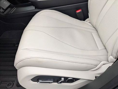 Certified 2025 Acura RDX SH-AWD w/ Technology Package image 4