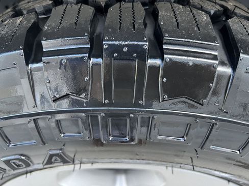 Used 2023 RAM 1500 Laramie image 9