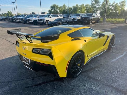 Used 2019 Chevrolet Corvette ZR1 w/ Chrome Badge Package RWD image 7
