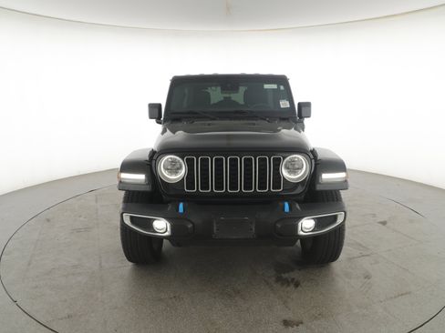 Used 2024 Jeep Wrangler Unlimited Sahara w/ Safety Group image 12