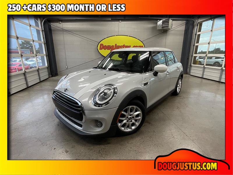 Used 2021 MINI Cooper 4-Door Hardtop w/ Premium Package FWD image 1