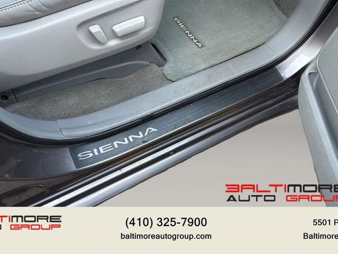 Used 2014 Toyota Sienna XLE w/ Entertainment Package AWD/4WD image 19