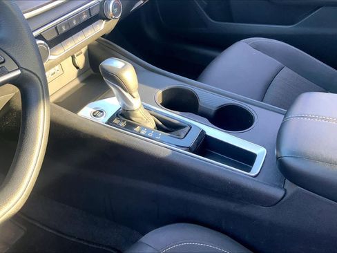 Used 2025 Nissan Altima 2.5 SV image 17