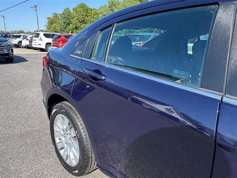 Used 2014 Chrysler 200 LX FWD image 20