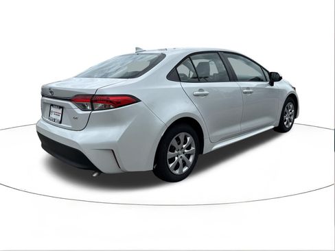Used 2023 Toyota Corolla LE FWD image 3