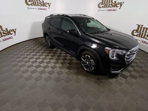 Certified 2023 GMC Terrain SLT AWD/4WD image 2