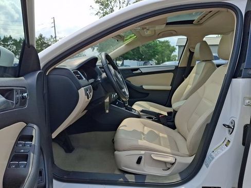 Used 2013 Volkswagen Jetta SE FWD image 13