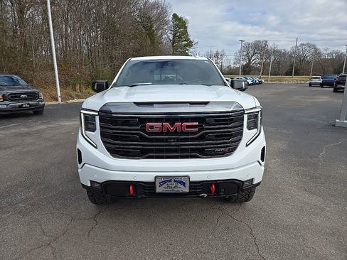 Used 2023 GMC Sierra 1500 AT4 w/ AT4 Preferred Package image 3