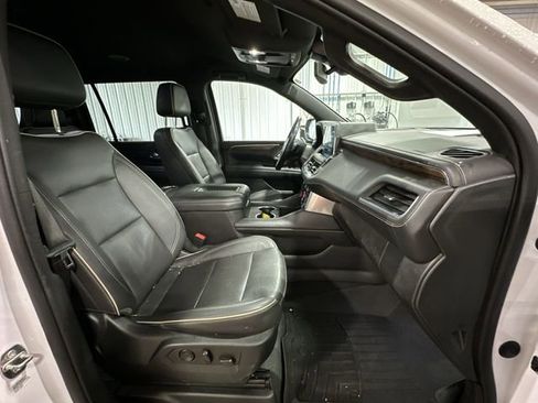 Used 2022 Chevrolet Suburban Premier AWD/4WD image 30