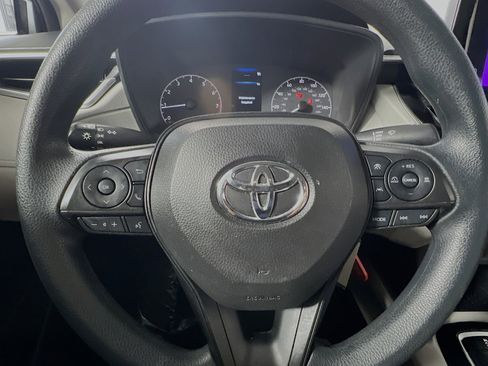 Used 2023 Toyota Corolla Cross L image 18