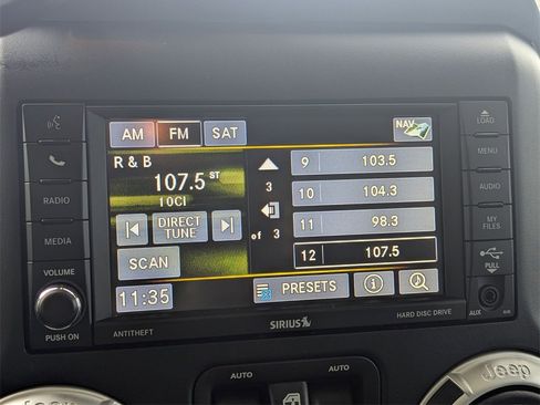 Used 2017 Jeep Wrangler Unlimited Sahara w/ Connectivity Group image 16