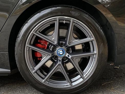 Used 2023 BMW i4 eDrive35 w/ Premium Package image 7