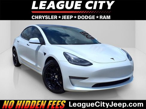 Used 2022 Tesla Model 3 Long Range AWD/4WD image 1