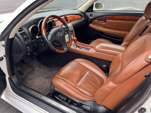 Used 2005 Lexus SC 430 Convertible image 17