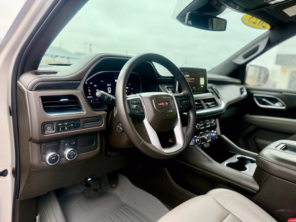 Used 2023 GMC Yukon XL SLT w/ SLT Luxury Package RWD image 8