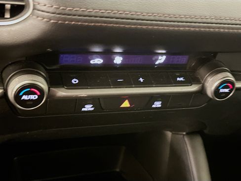 Used 2023 MAZDA MAZDA3 s image 24