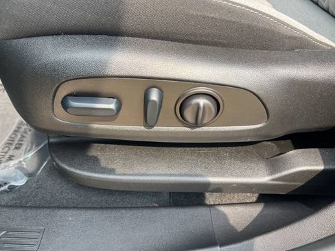 Certified 2022 Chevrolet Equinox LT AWD/4WD image 12