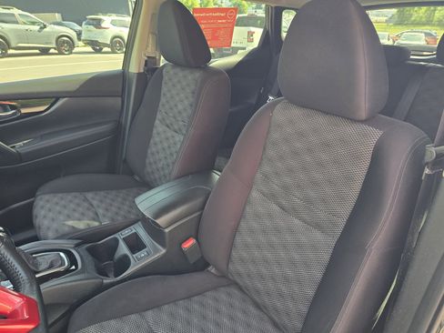 Certified 2022 Nissan Rogue Sport SV FWD image 13