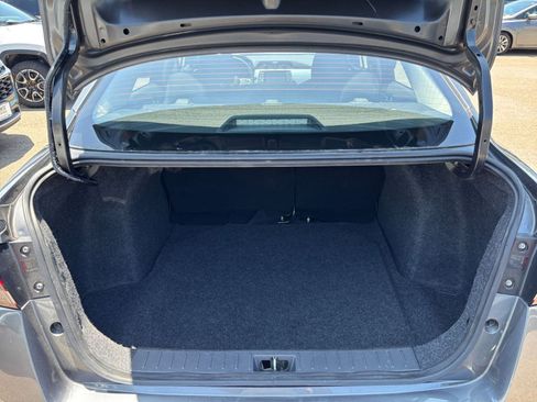 Used 2025 Nissan Versa SV FWD image 29