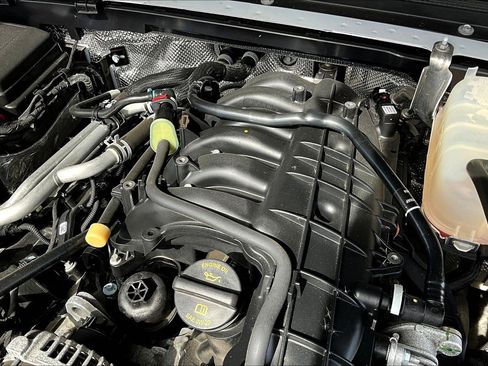 Used 2024 Jeep Gladiator Sport image 31