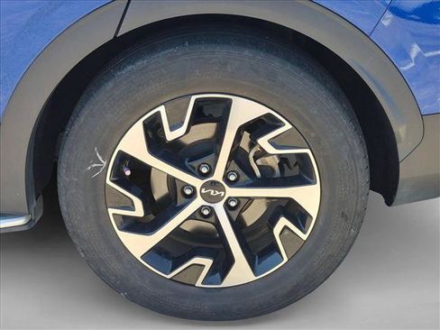 Used 2023 Kia Sportage EX FWD image 6