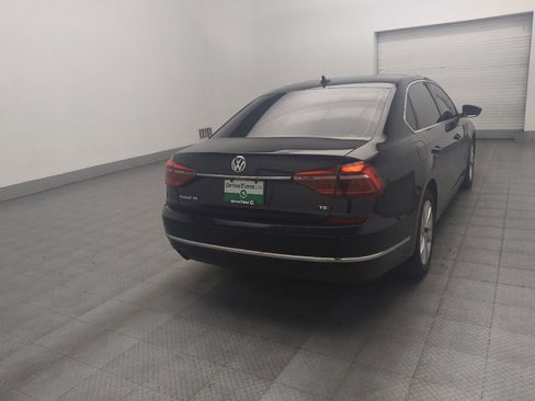 Used 2018 Volkswagen Passat 2.0T SE FWD image 9