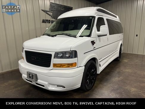Used 2025 GMC Savana 2500 w/ Driver Convenience Package image 1