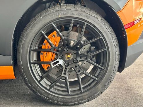 Used 2024 Lamborghini Huracan Sterrato AWD/4WD image 16