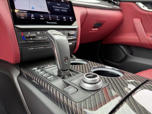 Used 2022 Maserati Quattroporte Modena Q4 image 20