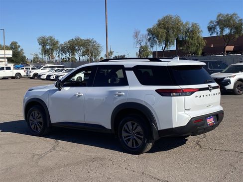 New 2025 Nissan Pathfinder SV w/ Black Appearance Package image 4