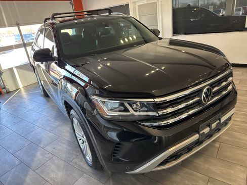 Used 2020 Volkswagen Atlas Cross Sport SEL image 2