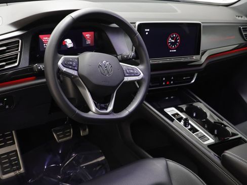 Used 2025 Volkswagen Atlas Cross Sport SEL R-Line image 6