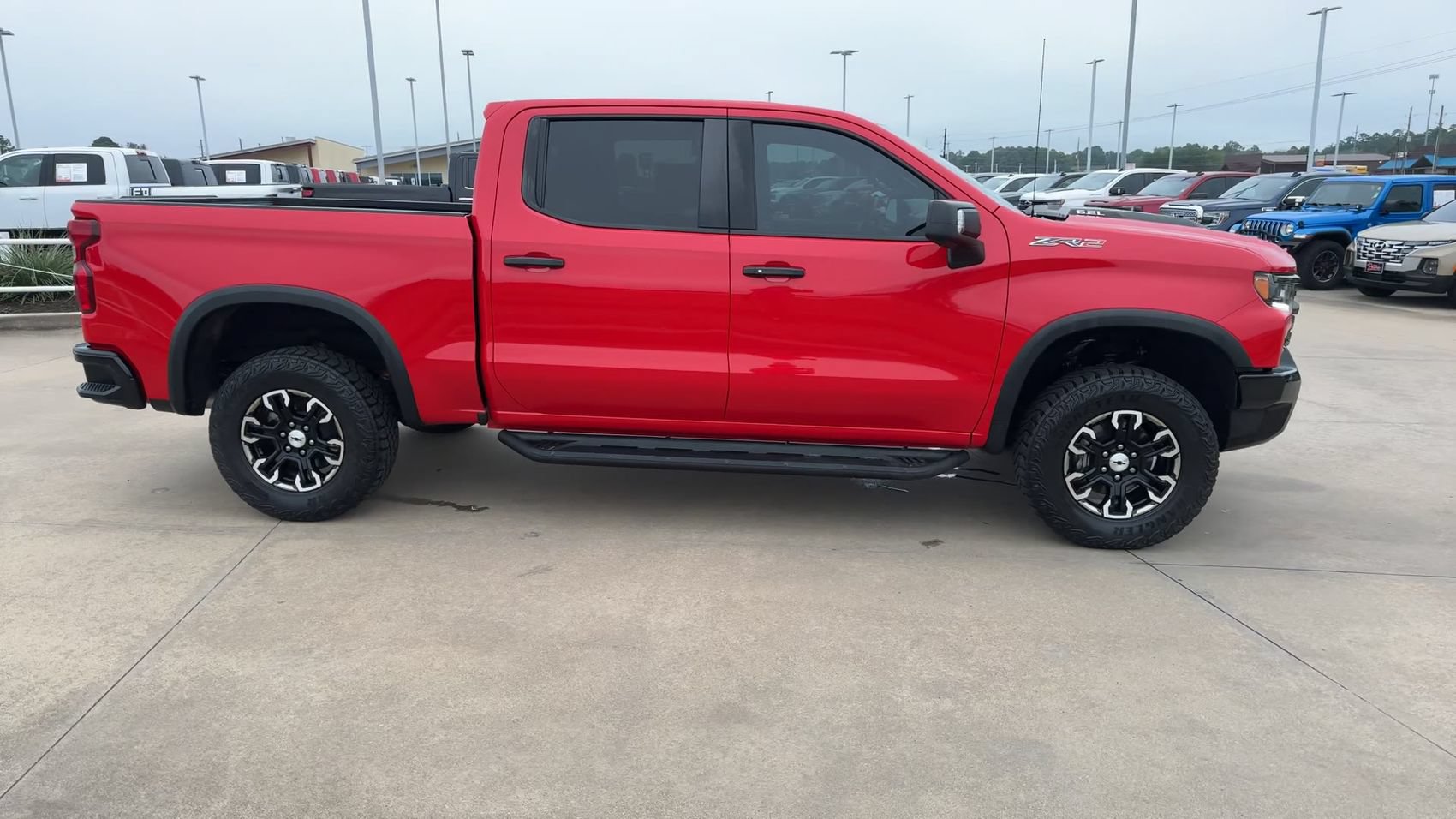 Used 2023 Chevrolet Silverado 1500 ZR2 w/ Technology Package AWD/4WD image 2
