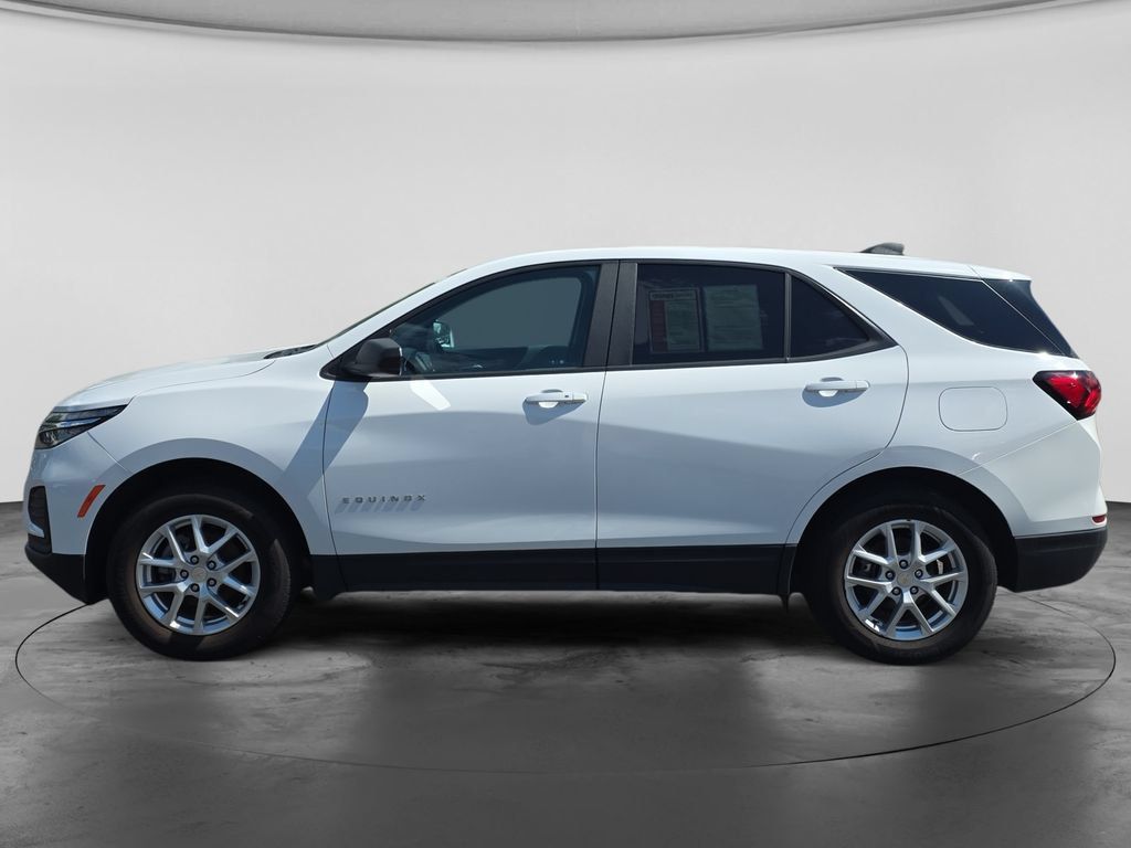 Used 2023 Chevrolet Equinox LS w/ LS Convenience Package AWD/4WD image 5