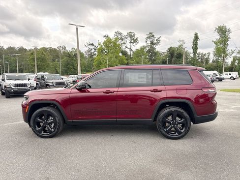 New 2026 Jeep Grand Cherokee L Limited w/ Limited Altitude Package AWD/4WD image 7