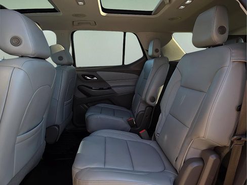 Used 2018 Chevrolet Traverse LT FWD image 11