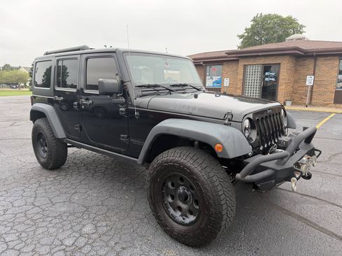 Used 2015 Jeep Wrangler Unlimited Sport AWD/4WD image 2