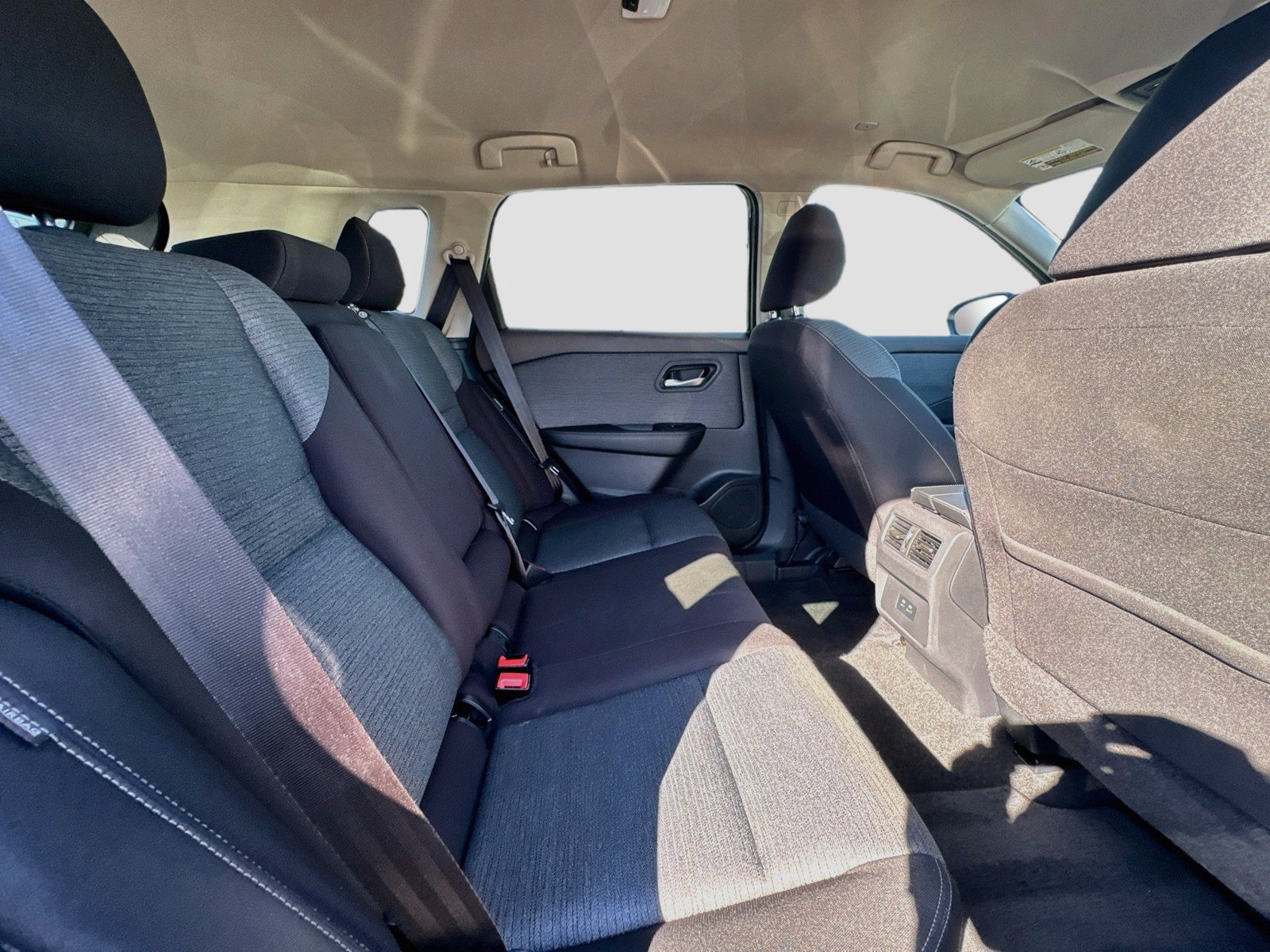 Used 2023 Nissan Rogue SV AWD/4WD image 28