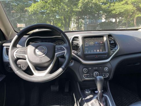Used 2016 Jeep Cherokee Trailhawk w/ Comfort/Convenience Group AWD/4WD image 6