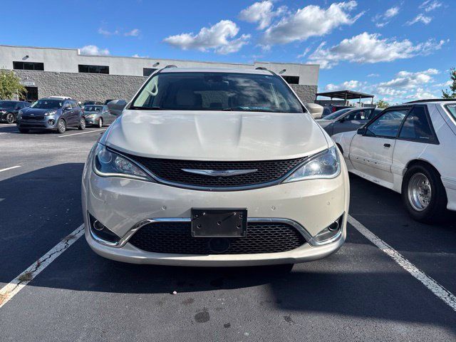 Used 2017 Chrysler Pacifica Touring-L Plus w/ Advanced Safetytec Group FWD image 7