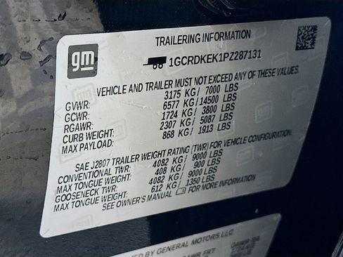 Used 2023 Chevrolet Silverado 1500 LT AWD/4WD image 12