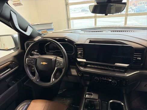 Used 2023 Chevrolet Silverado 1500 High Country w/ Technology Package image 24